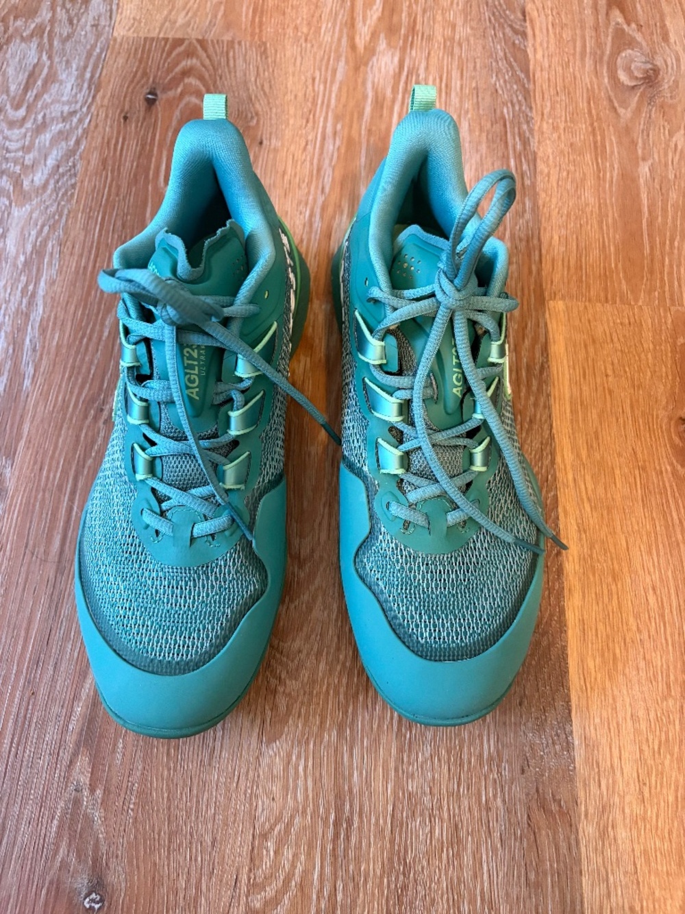 Lacoste AGLT23 ULTRA Tennis Shoes Women's size 9.5 Teal